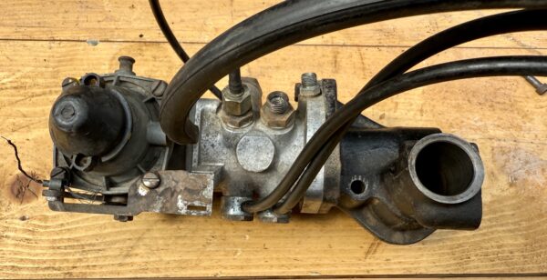 Pompe doseur essence Triumph TR5-TR6 – Image 2