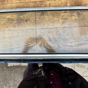 Baie de pare-brise MGb